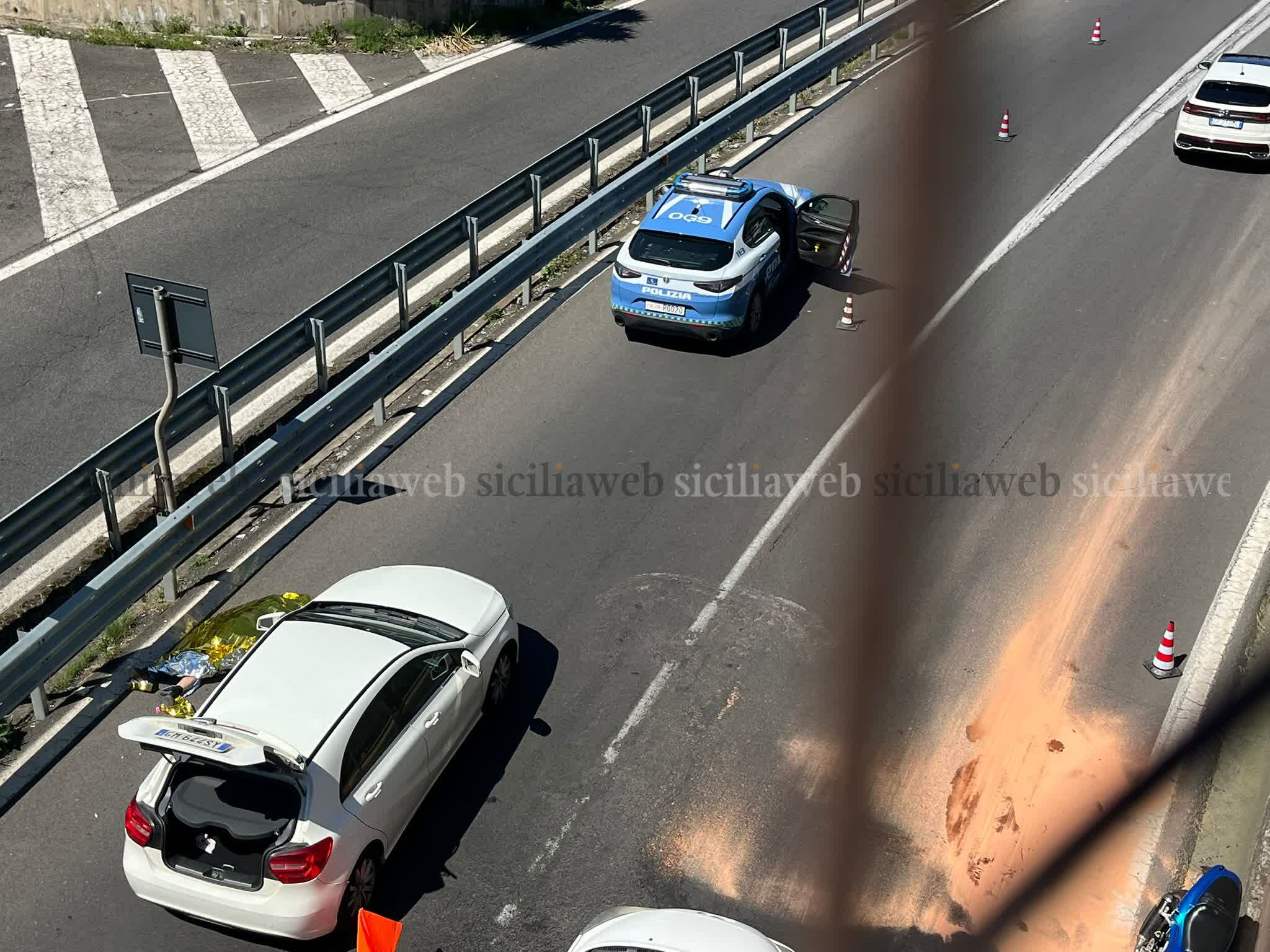 Moto contro guard rail sulla tangenziale di Catania: un morto