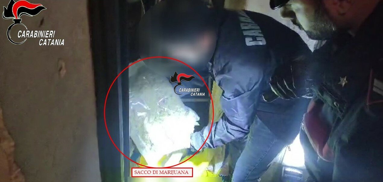 Armi letali e droga in casa della coppia a Nesima