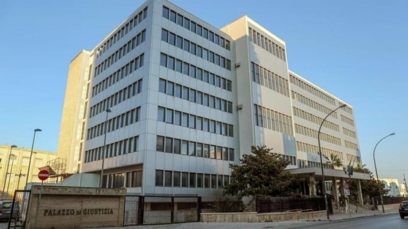 Detenuto fugge dal tribunale di Trapani