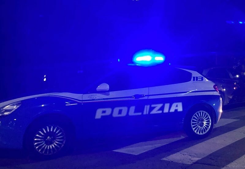 Catania: ruba orologio e cellulare da auto in sosta