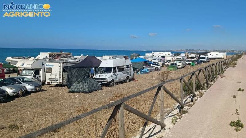 Rave party abusivo nella spiaggia di Menfi
