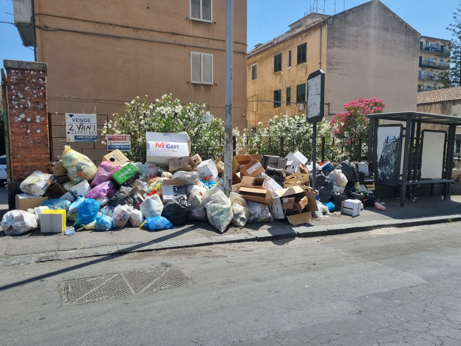Discariche a cielo aperto a Catania