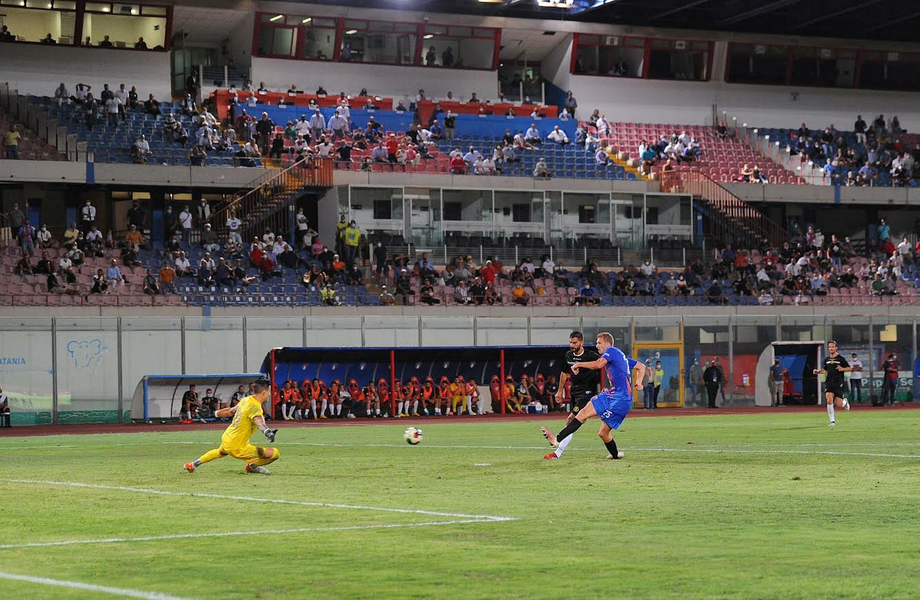 Catania, una notte da Leon