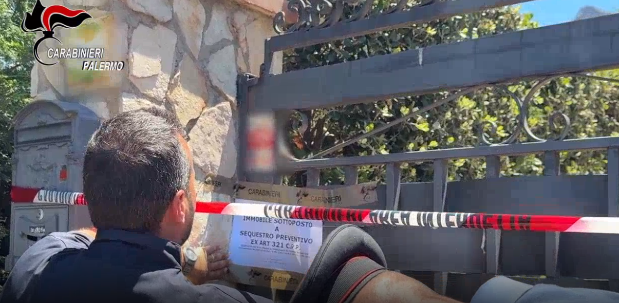 Costretti a prostituirsi e vessati con l'usura Costretti a prostituirsi e vessati con l'usura