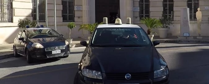 Tamponato e pestato: finisce in ospedale