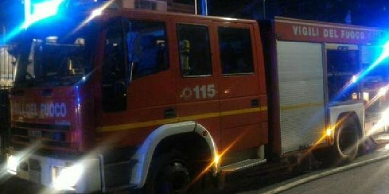 Palermo, fuochi d'artificio provocano incendio