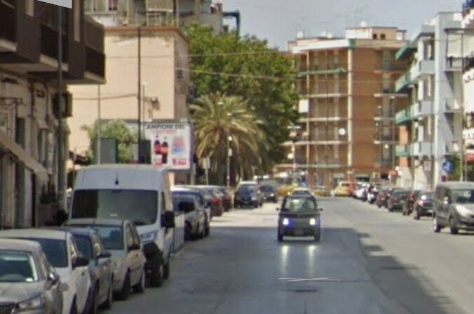 Siracusa: sul marciapiede un ordigno rudimentale