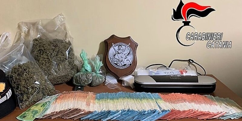 Catania, pusher con l'e-bike