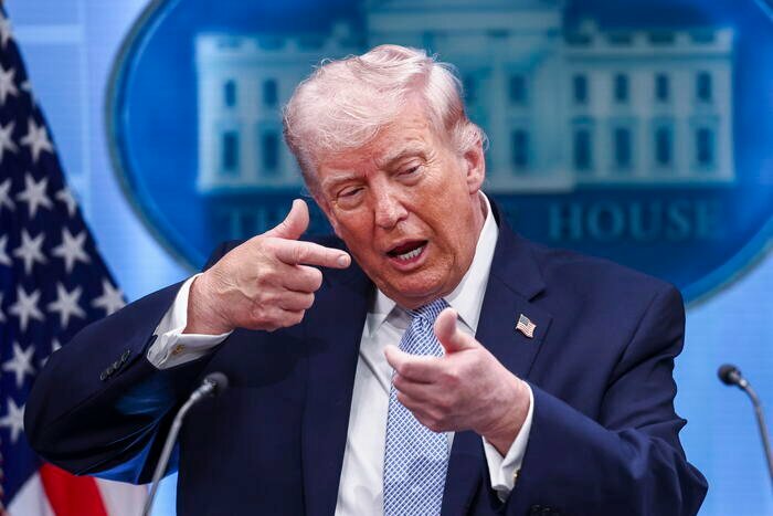 Trump: "Stop attacchi all'Iran per due settimane"