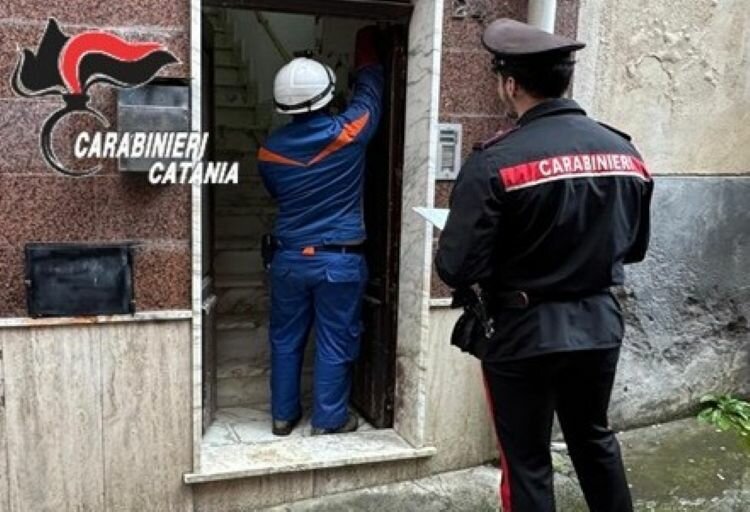 Contatore manomesso: coppia ruba 40 mila euro di luce