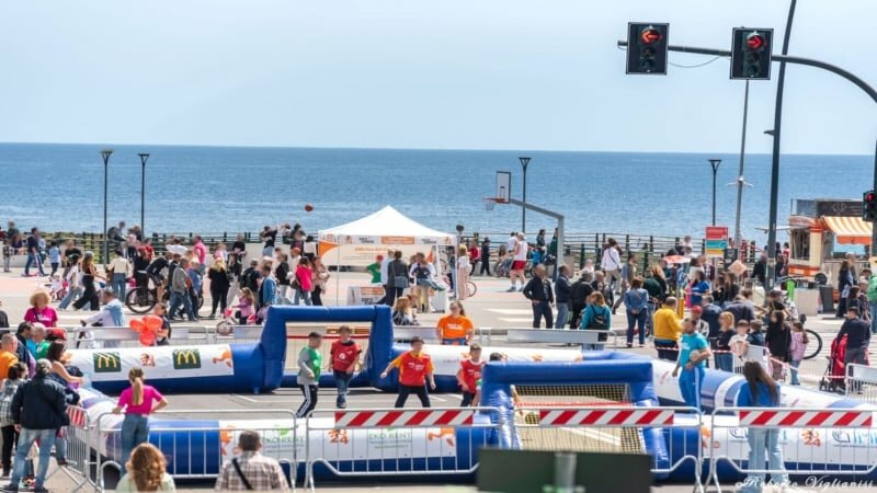 Al lungomare &egrave; una festa