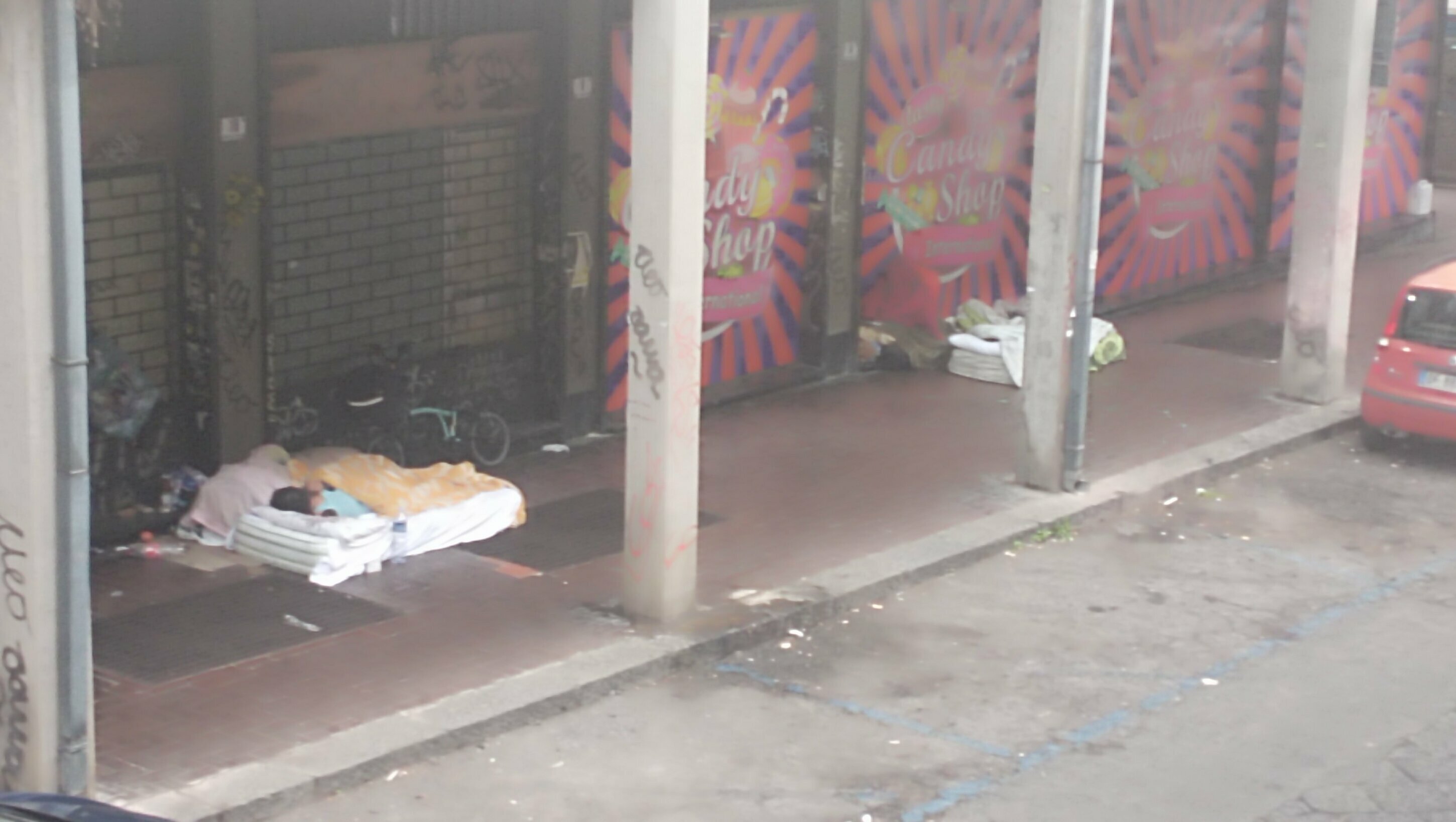 "Via Reclusorio del lume &egrave; una vergogna da anni"