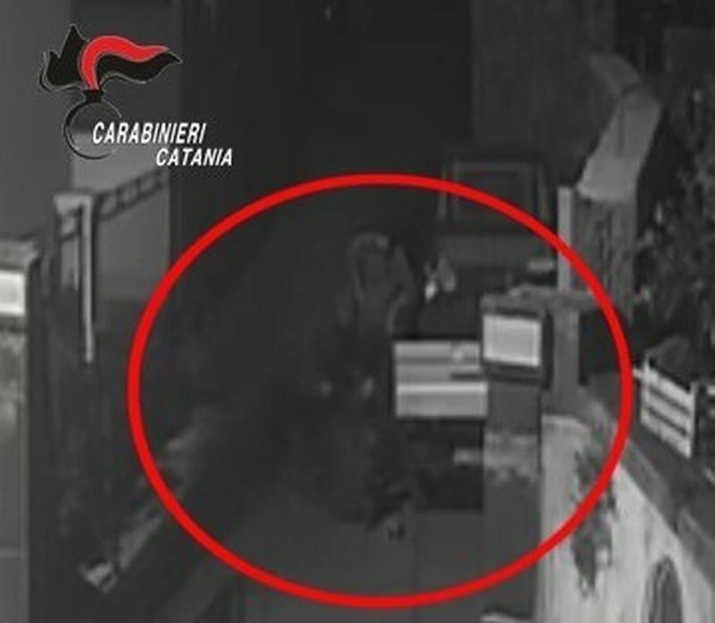 Pestato e minacciato per un debito di lavoro