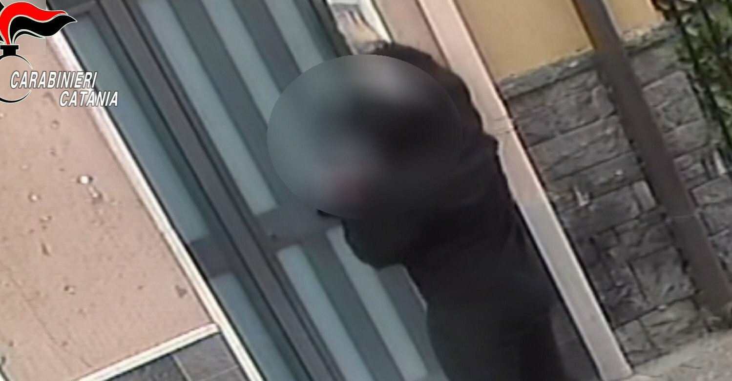 Filmata la truffa dei ragazzini catanesi