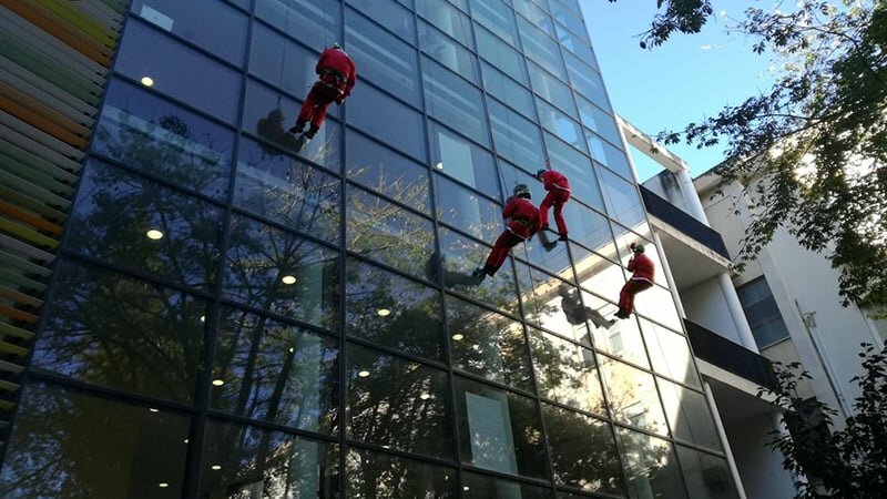 Babbo Natale acrobata