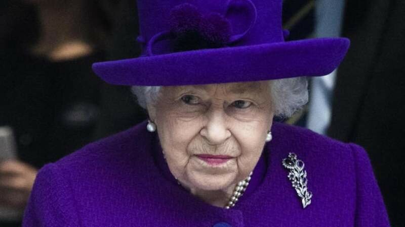 La regina Elisabetta d&agrave; forfait