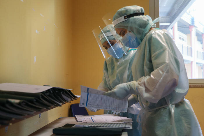 Covid: in Sicilia tanti nuovi casi, ma -3 nelle rianimazioni