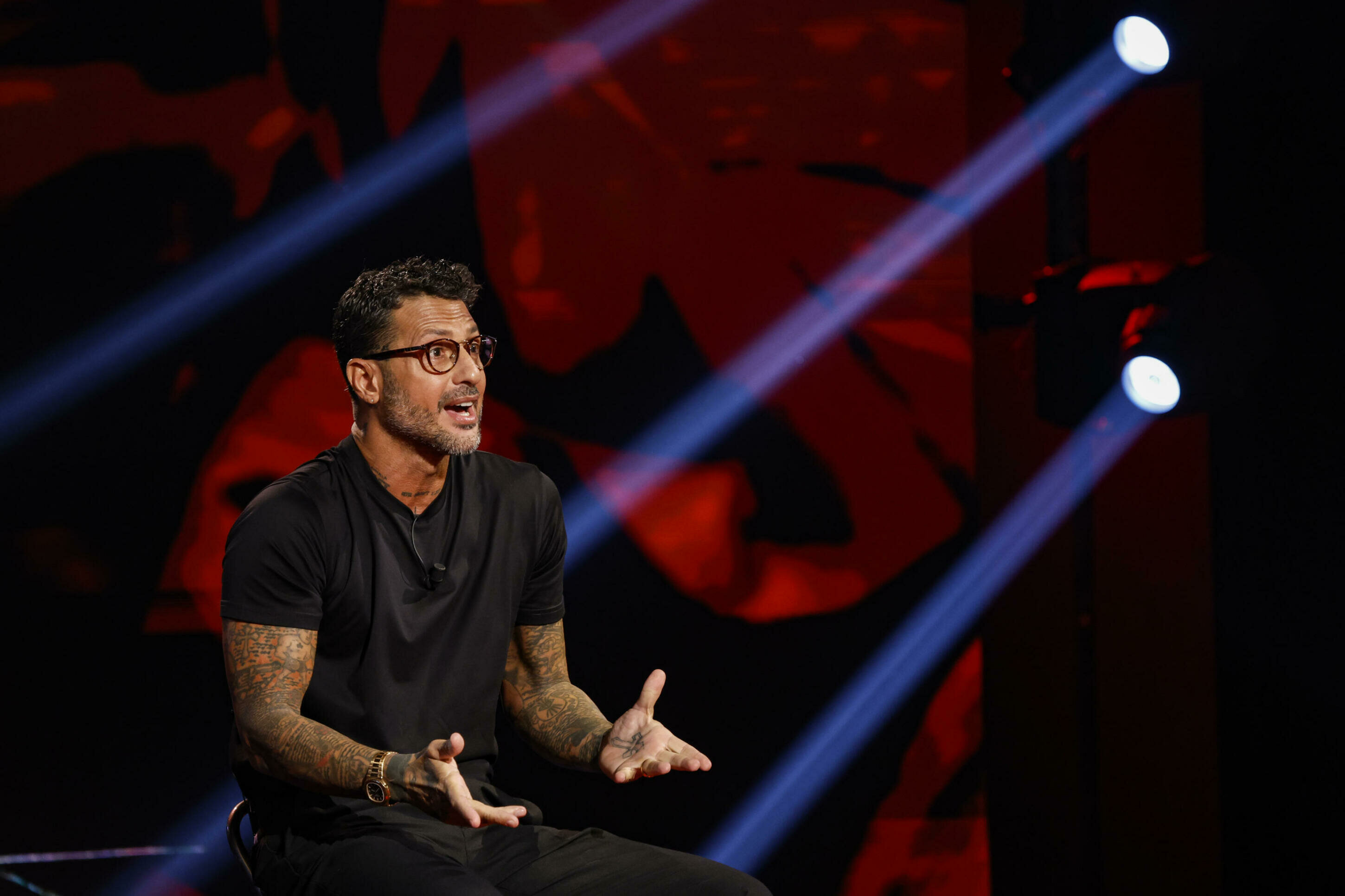 Corona ricorre contro blocco dei video su Signorini