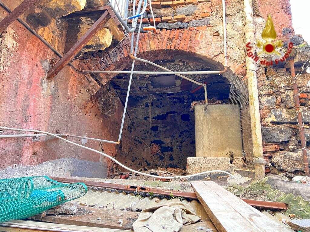 Crolla un solaio a San Cristoforo