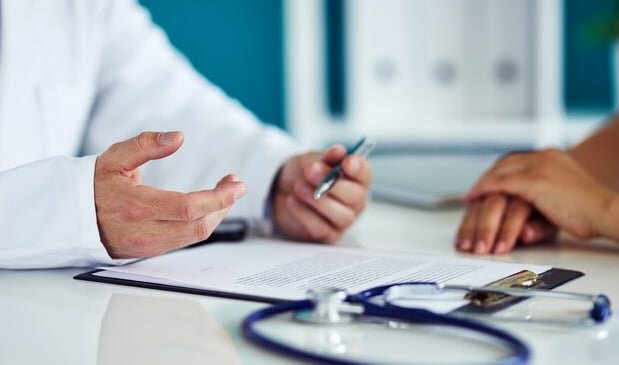 Perseguitava il suo medico