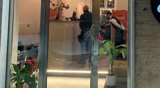 Ladri in pizzeria, arraffate anche le mance