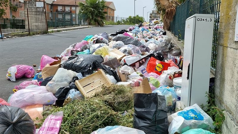 Catania discarica a cielo aperto