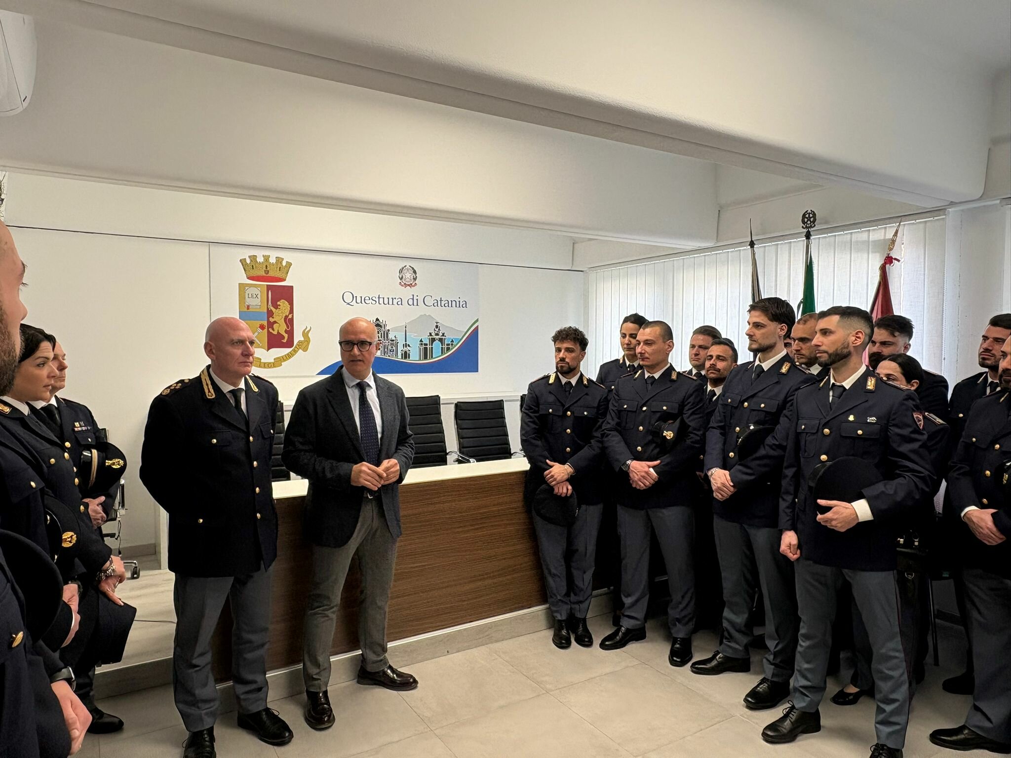 si-rafforza-l’organico-della-polizia-di-stato-a-catania-e-provincia-da-oggi-prendono-servizio-in-questura-62-nuovi-poliziotti-(2).jpeg
