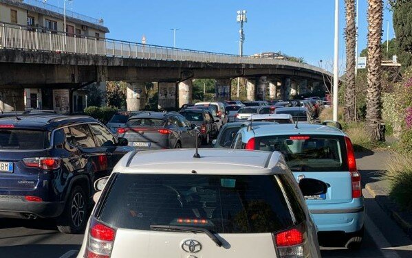 traffico.jpeg traffico.jpeg