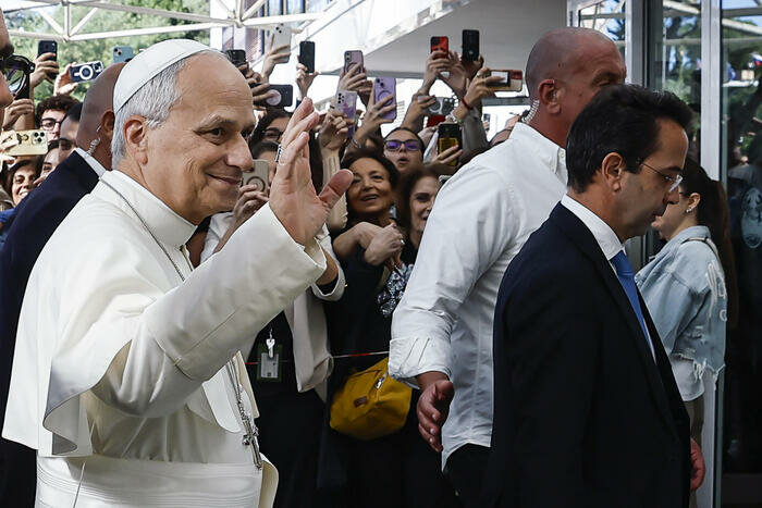 Intervento riuscito, il Papa sta bene