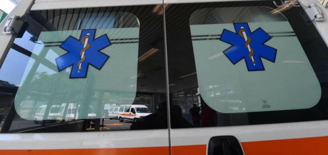 La macchina si ribalta: muore anziano La macchina si ribalta: muore anziano