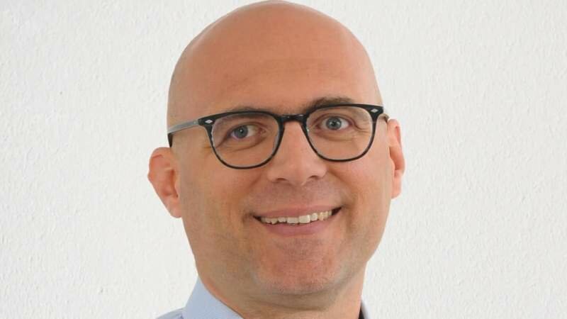 'Non si buttano l&igrave; i rifiuti': e il sindaco viene aggredito