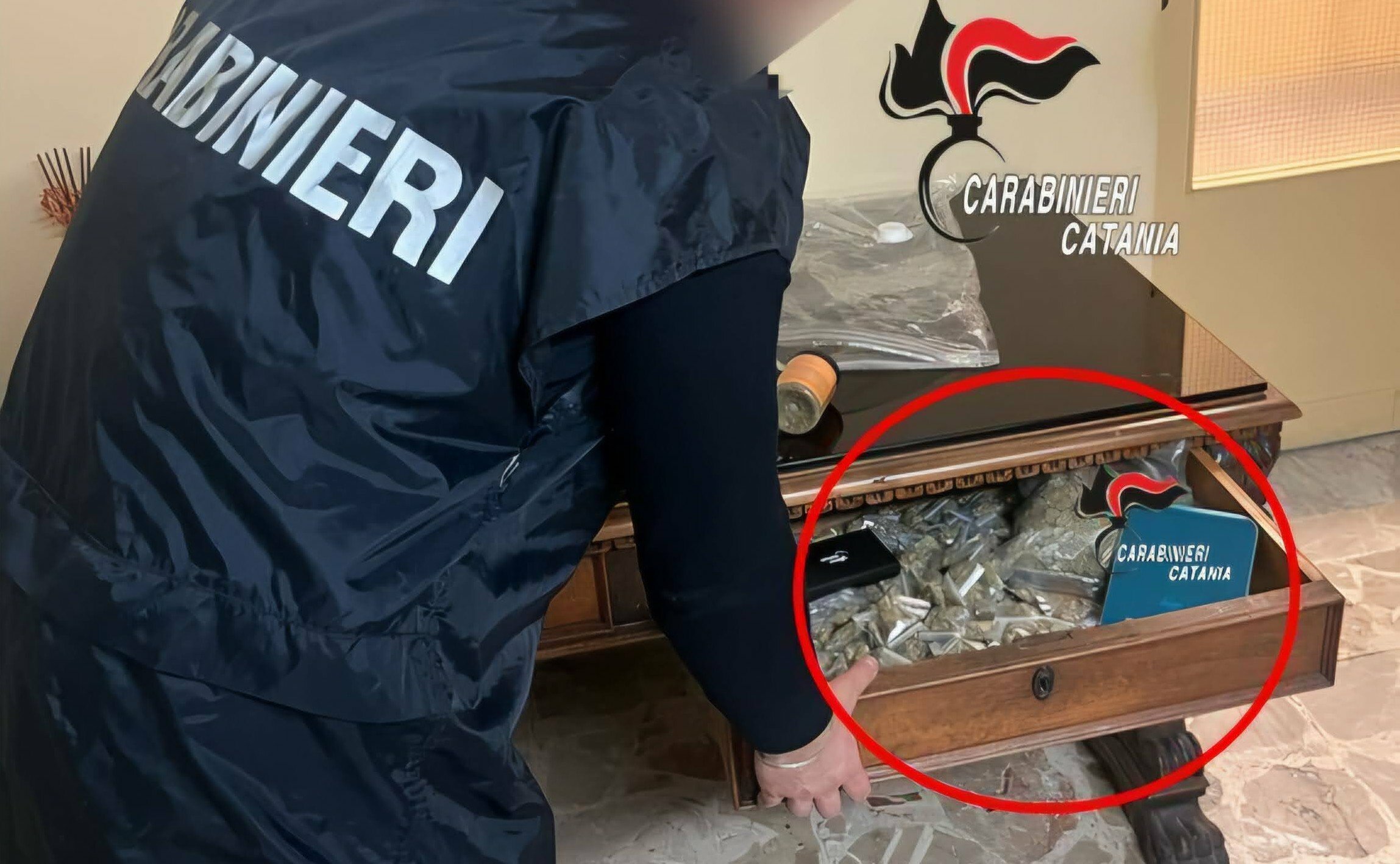 Nella mansarda del 16enne market della droga