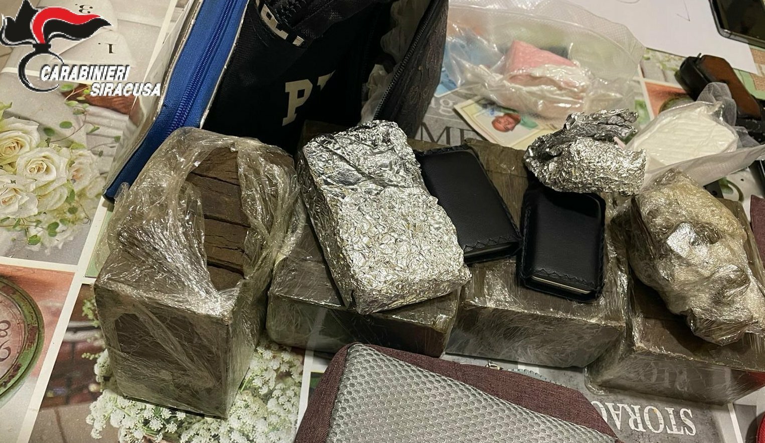 Droga, armi e munizioni, blitz congiunto ad Avola Droga, armi e munizioni, blitz congiunto ad Avola