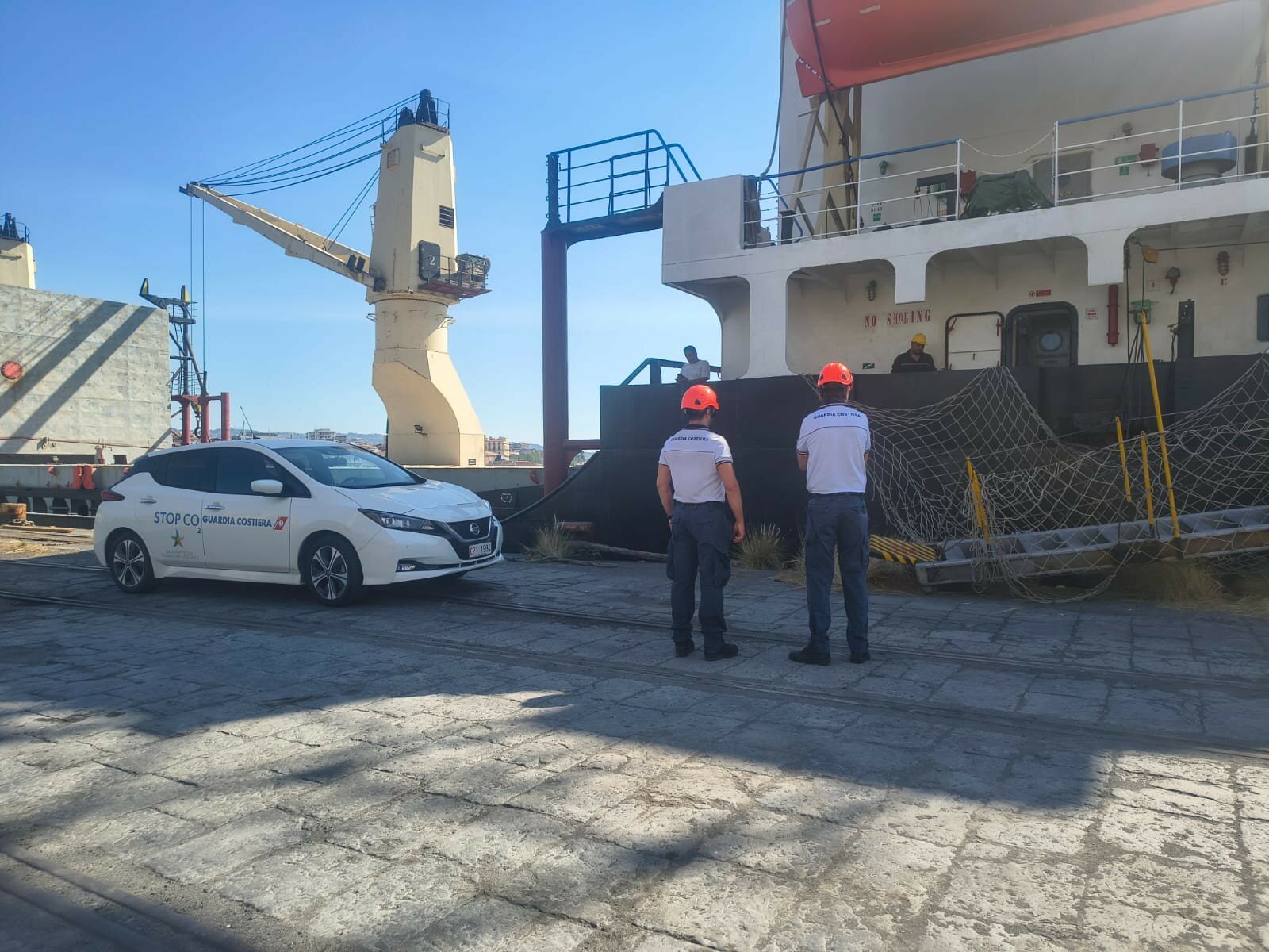 Catania: guardia costiera ferma mercantile per 29 irregolarit&agrave;