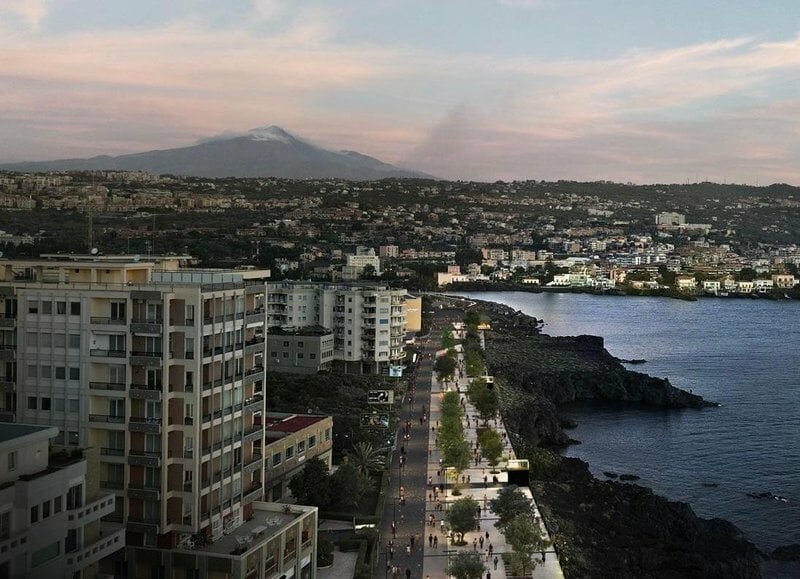 Arriva a Catania per una vacanza e tenta il suicidio: trovato in tempo