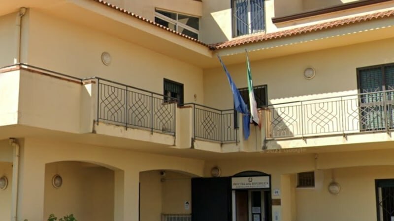 Bimbo morto a Messina, indagati pure i genitori Bimbo morto a Messina, indagati pure i genitori