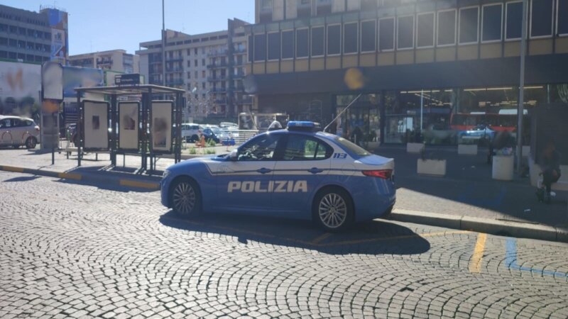 Nella borsa (da donna) ne nascondeva 4 rubate