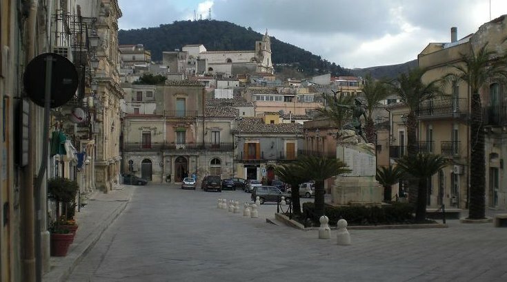 Dopo le 21.30 in piazza solo i vaccinati Dopo le 21.30 in piazza solo i vaccinati