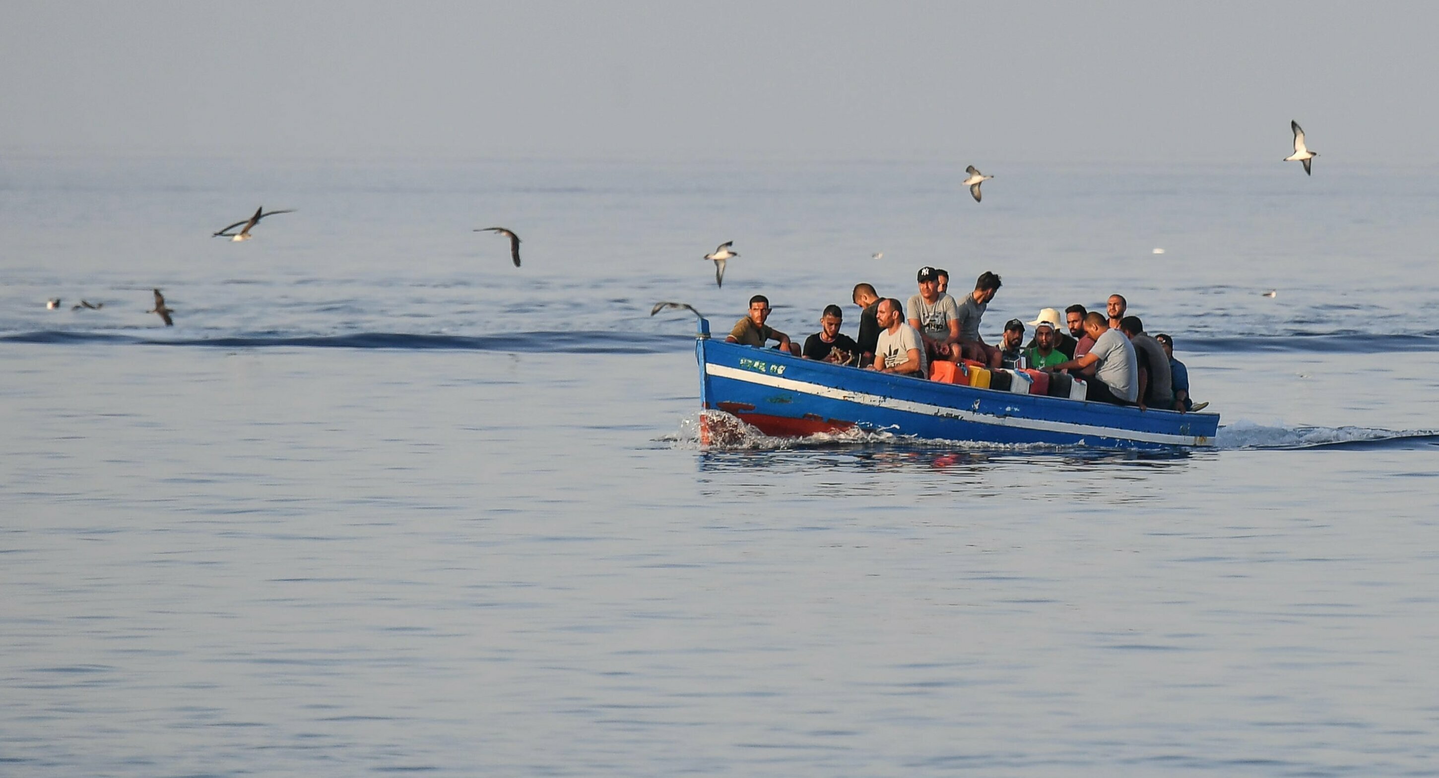 Lampedusa, sbarchi di migranti senza fine