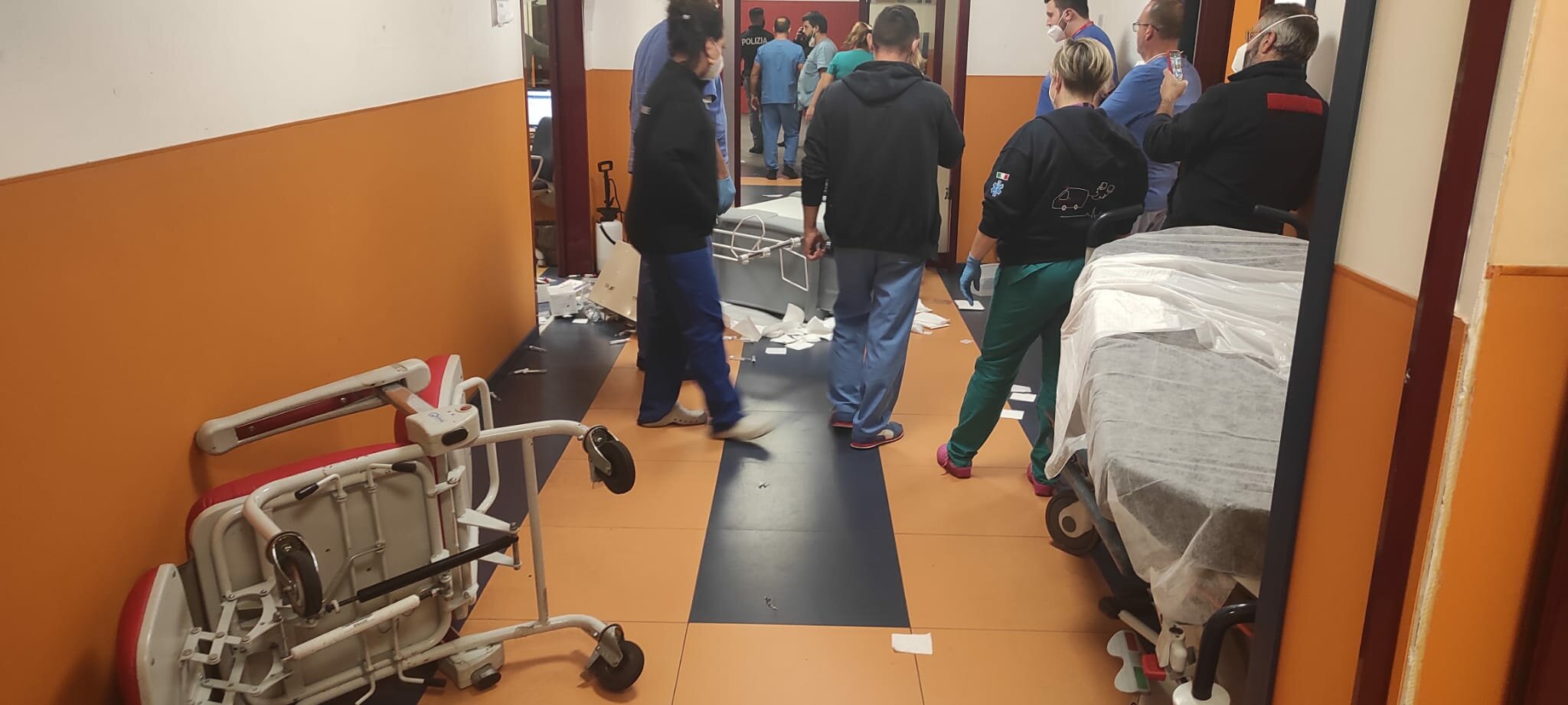 Muore una parente, distruggono l'ospedale