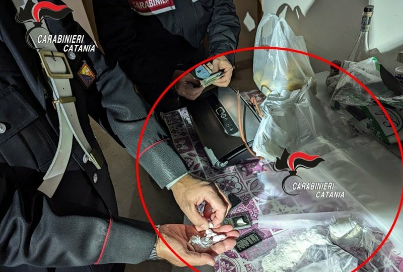 Spaccio di cocaina in una villa di Pozzillo: due arresti