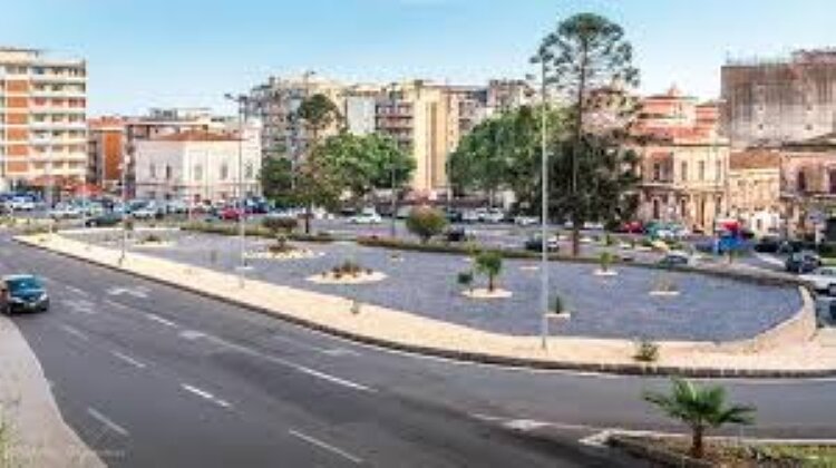 Tondo Gioeni, chiuso al traffico il torna indietro