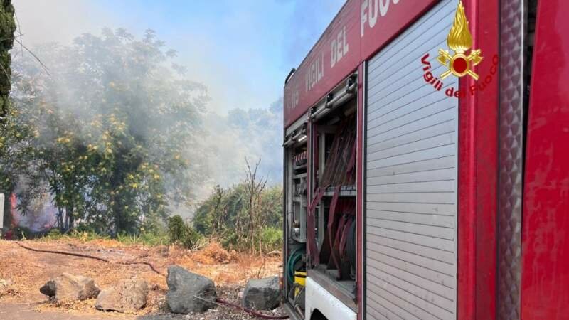 Collina Vampolieri a fuoco