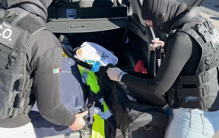 Al casello di San Gregorio con cocaina da 7 milioni Al casello di San Gregorio con cocaina da 7 milioni