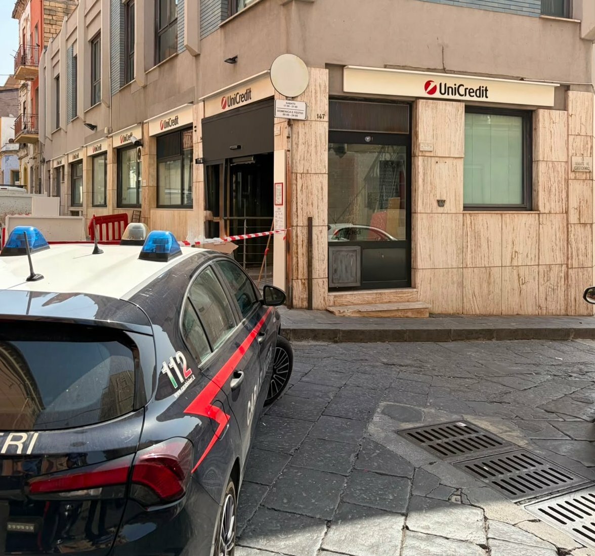 Esplosione a Scordia: tentano assalto in banca
