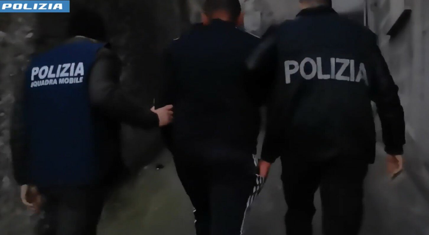 Violentata e filmata: presi a Bronte