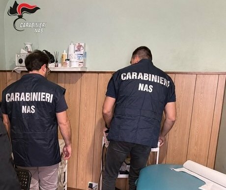 Visite ginecologiche abusive nel centro medico-sportivo del Catanese