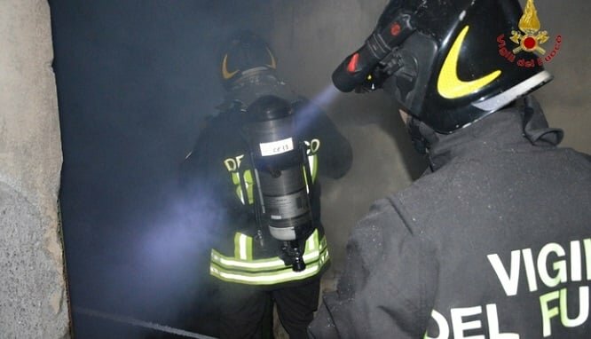 In fiamme appartamento a Ortigia