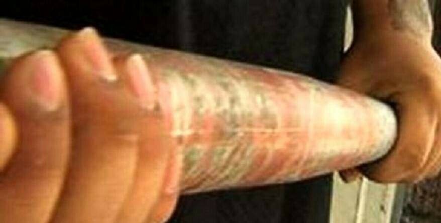 Mostra 1.000 € all'amico, rapinato a mazzate in testa Mostra 1.000 € all'amico, rapinato a mazzate in testa