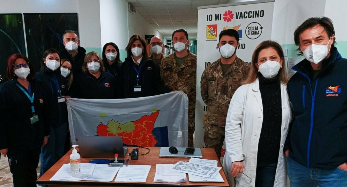 Lotta al Covid, Lampedusa ringrazia i vaccinatori